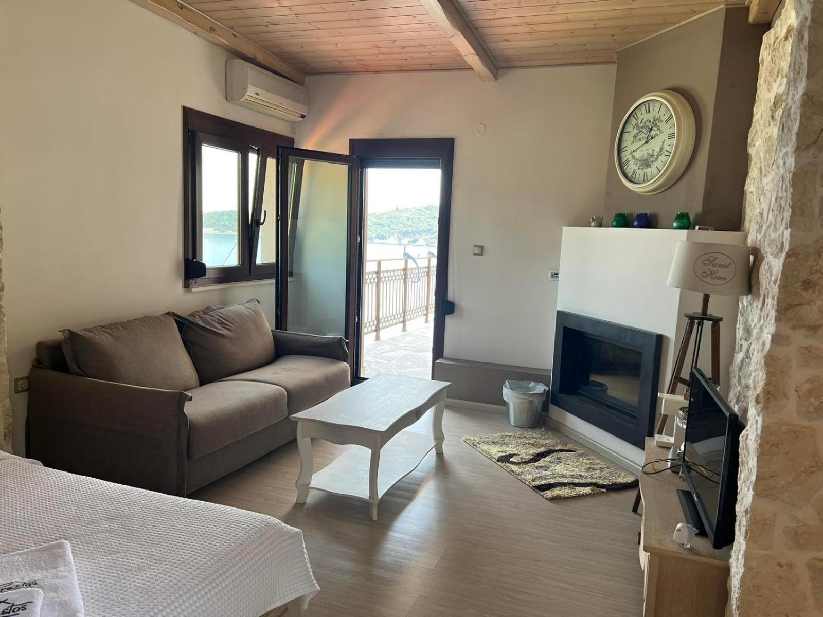 Agorastos Suites Koinira Room photo